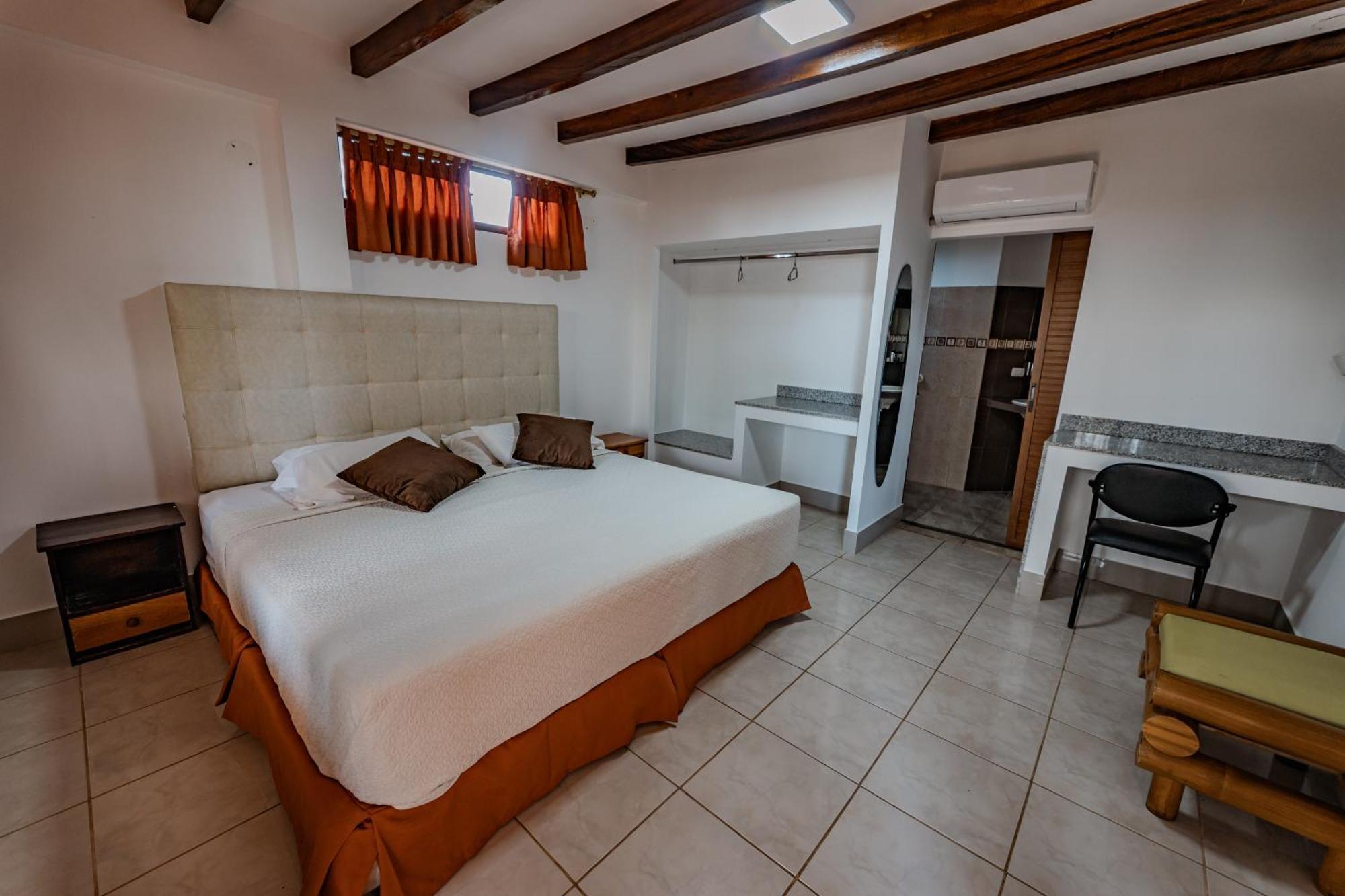 Hotel Nantu Hosteria Puerto López エクステリア 写真