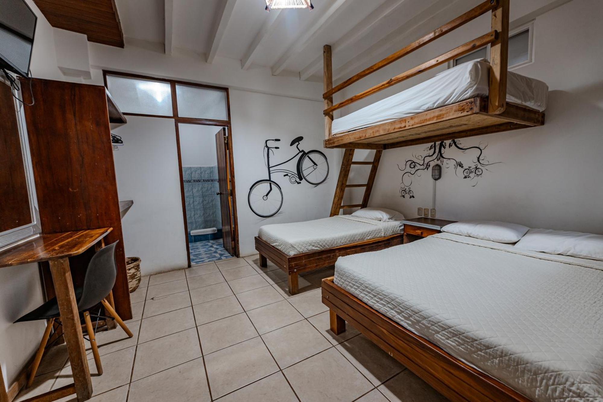 Hotel Nantu Hosteria Puerto López エクステリア 写真