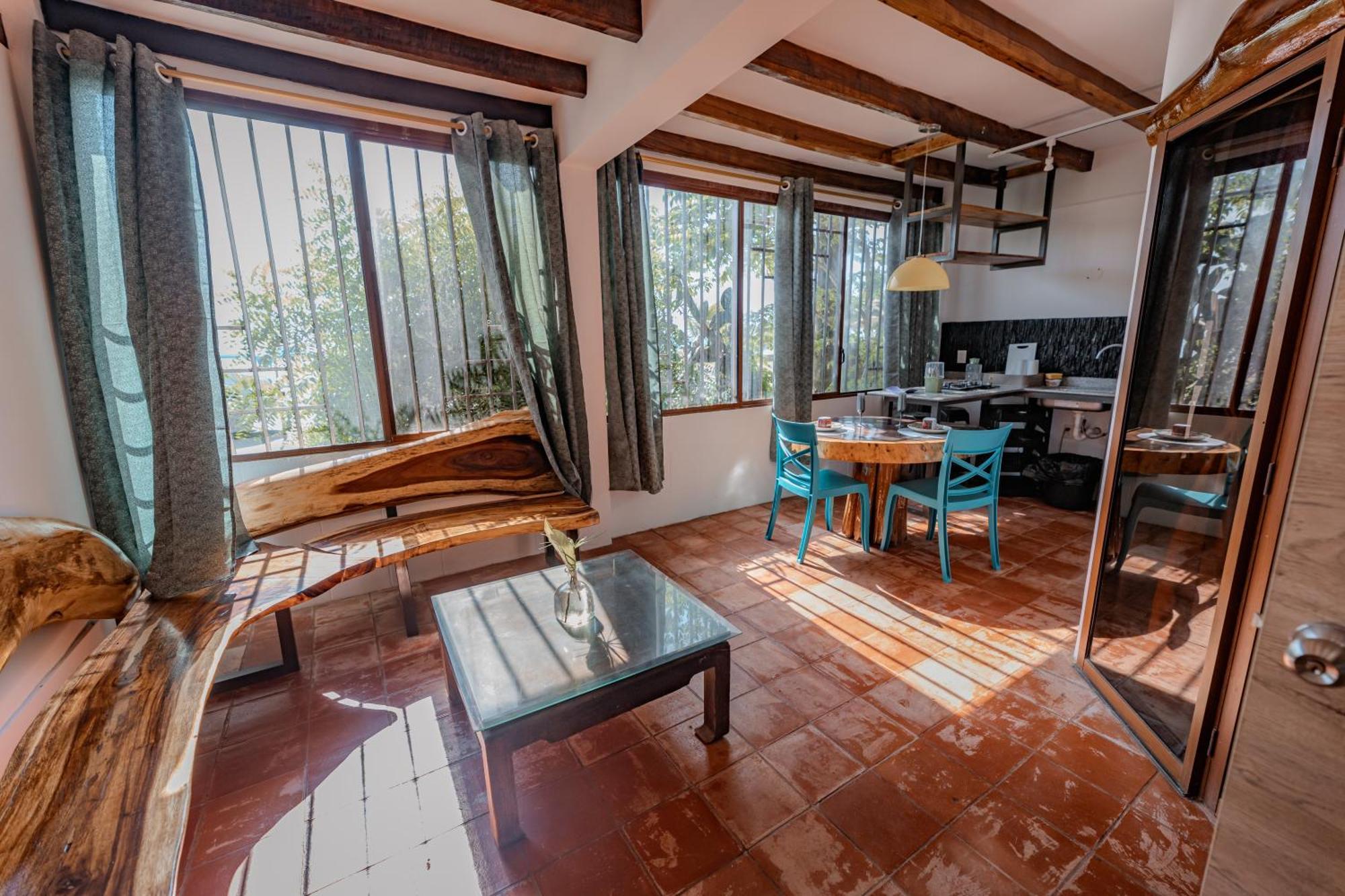 Hotel Nantu Hosteria Puerto López エクステリア 写真