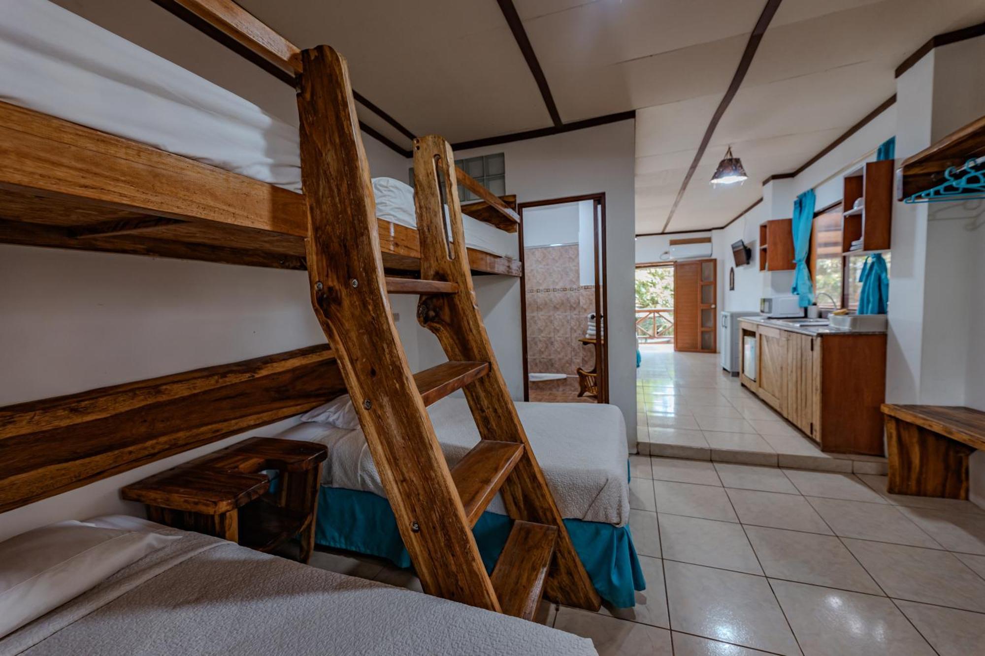 Hotel Nantu Hosteria Puerto López エクステリア 写真