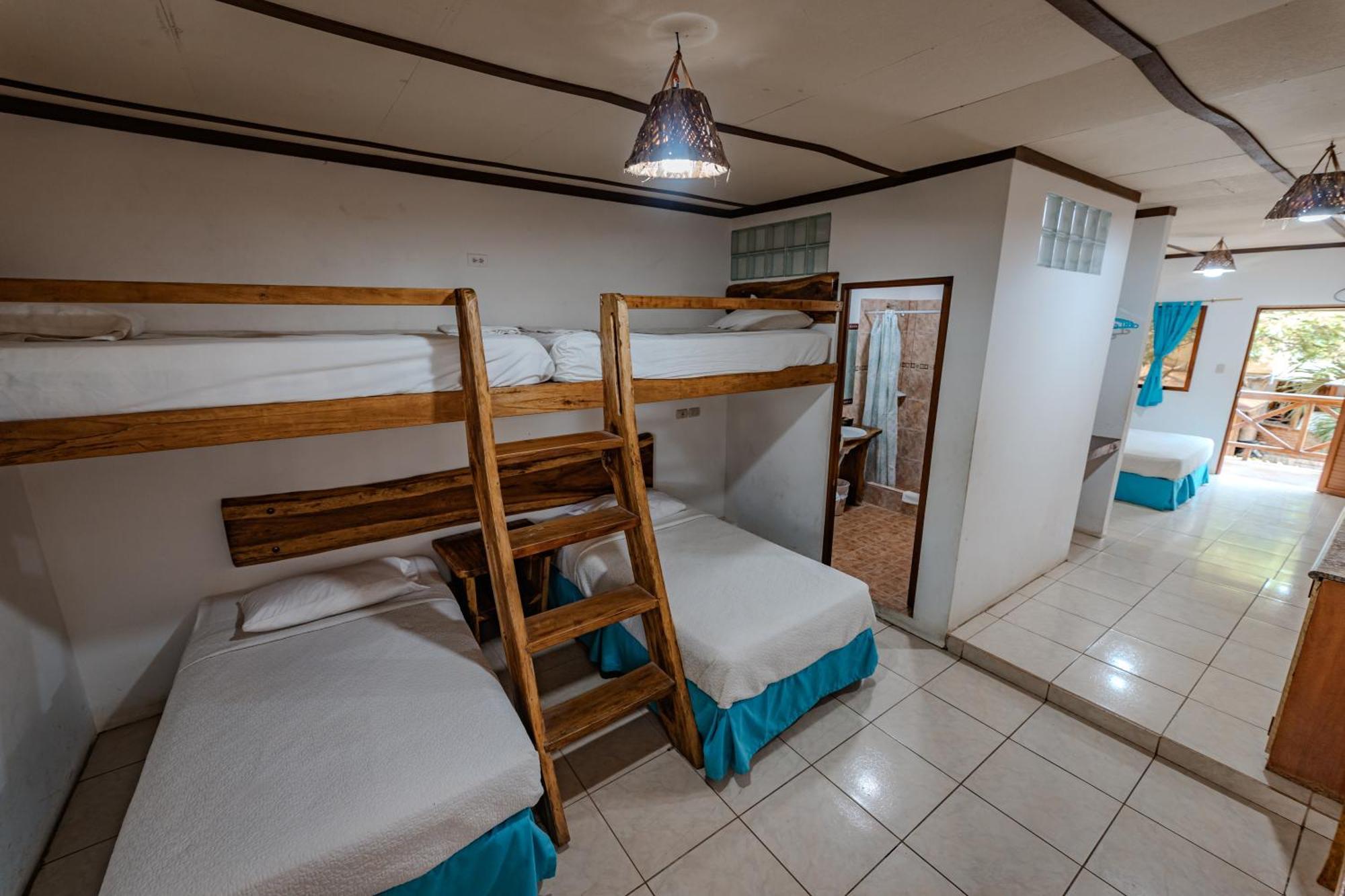 Hotel Nantu Hosteria Puerto López エクステリア 写真