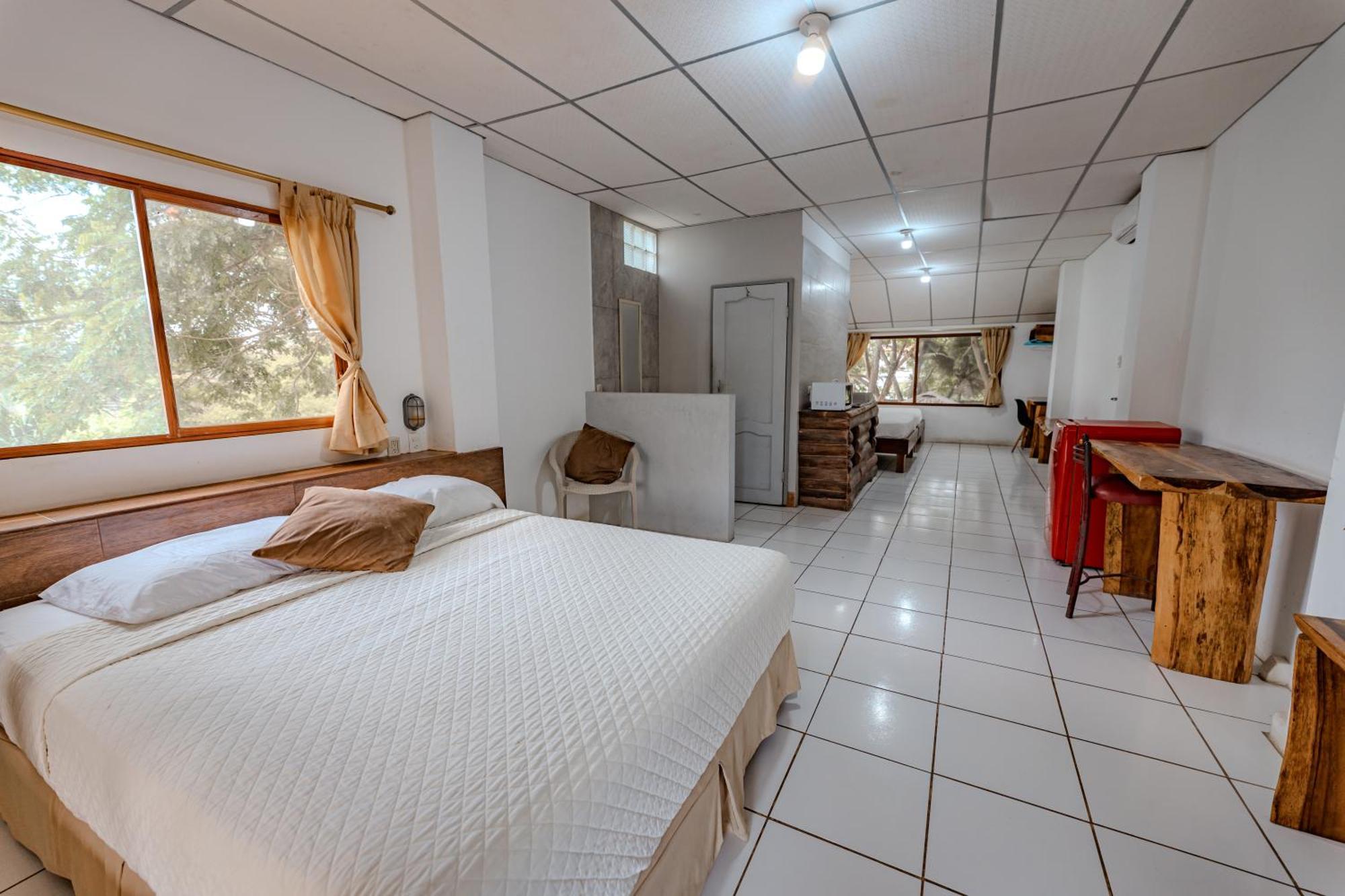 Hotel Nantu Hosteria Puerto López エクステリア 写真