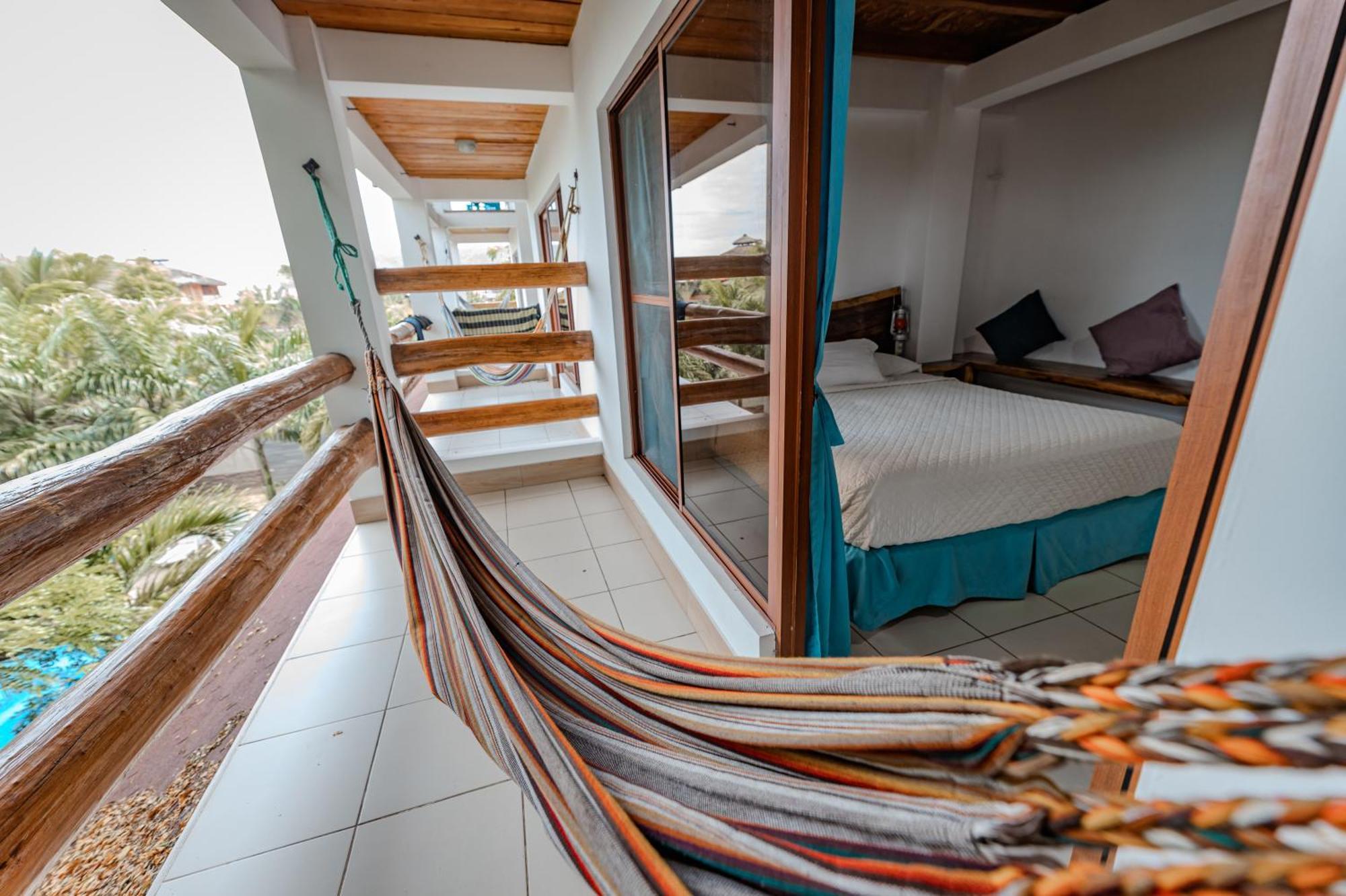Hotel Nantu Hosteria Puerto López エクステリア 写真