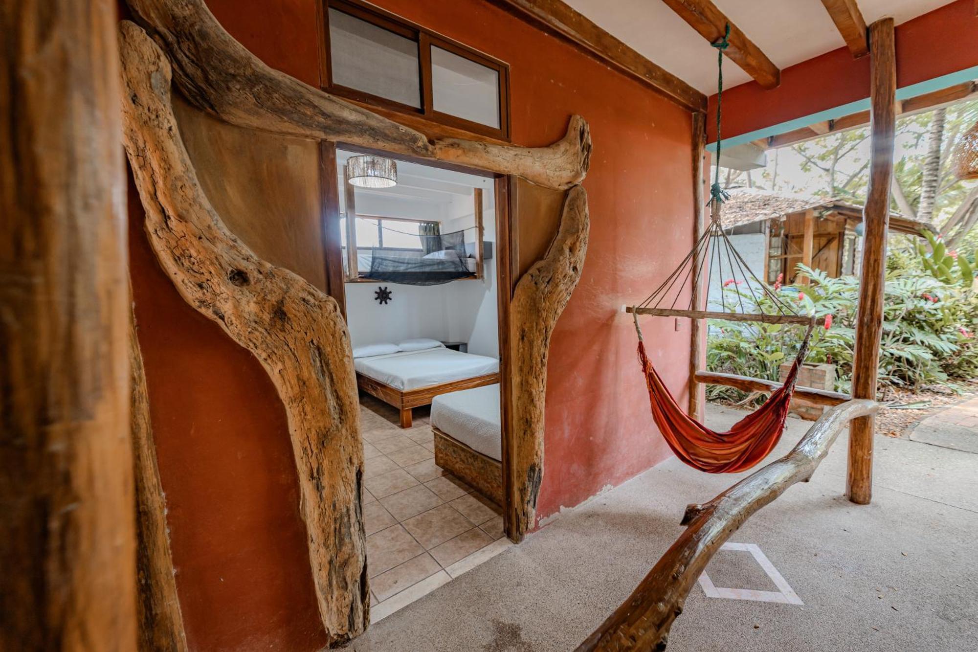 Hotel Nantu Hosteria Puerto López エクステリア 写真