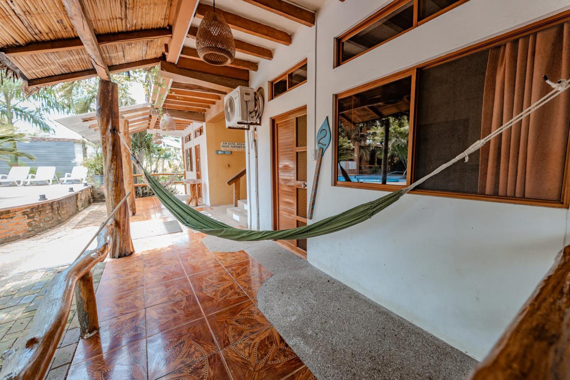 Hotel Nantu Hosteria Puerto López エクステリア 写真