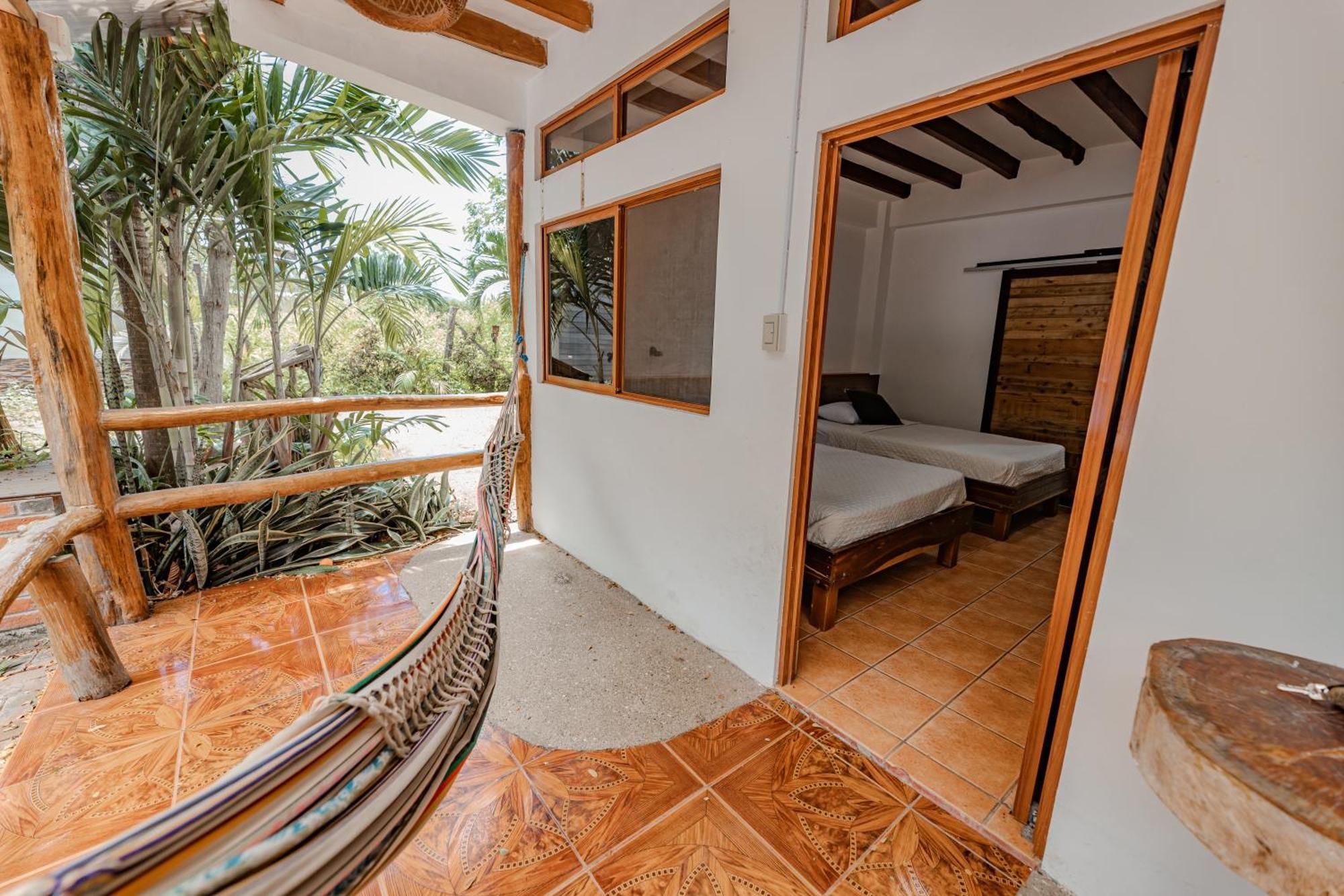 Hotel Nantu Hosteria Puerto López エクステリア 写真
