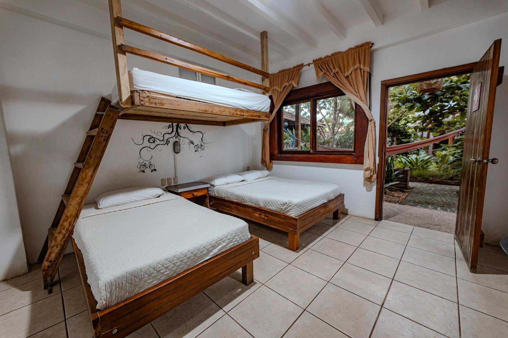 Hotel Nantu Hosteria Puerto López エクステリア 写真